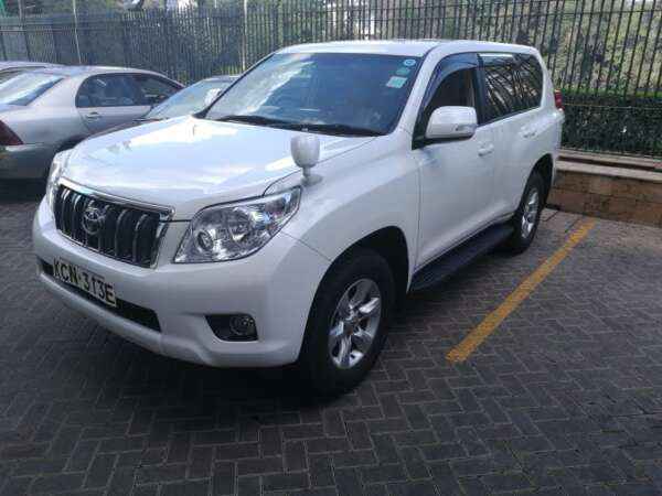 4by4 car hire Prado Nairobi
